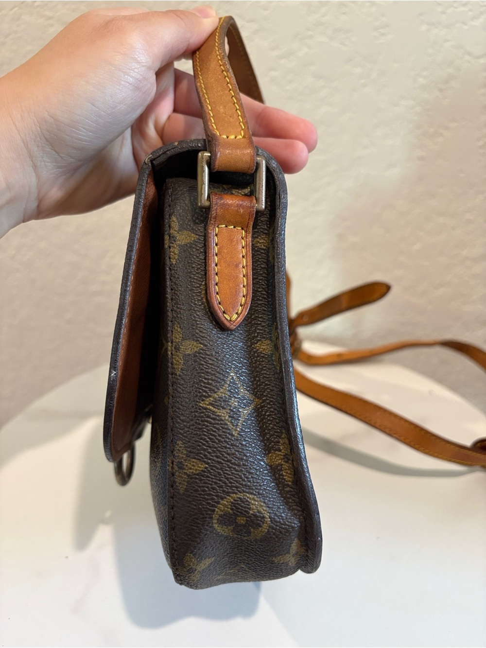 Louis Vuitton Saint Cloud
Brown Monogram Crossbody Bag - Picture 10 of 15